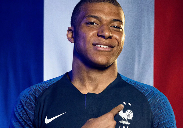 mbappe maillot 2 etoiles